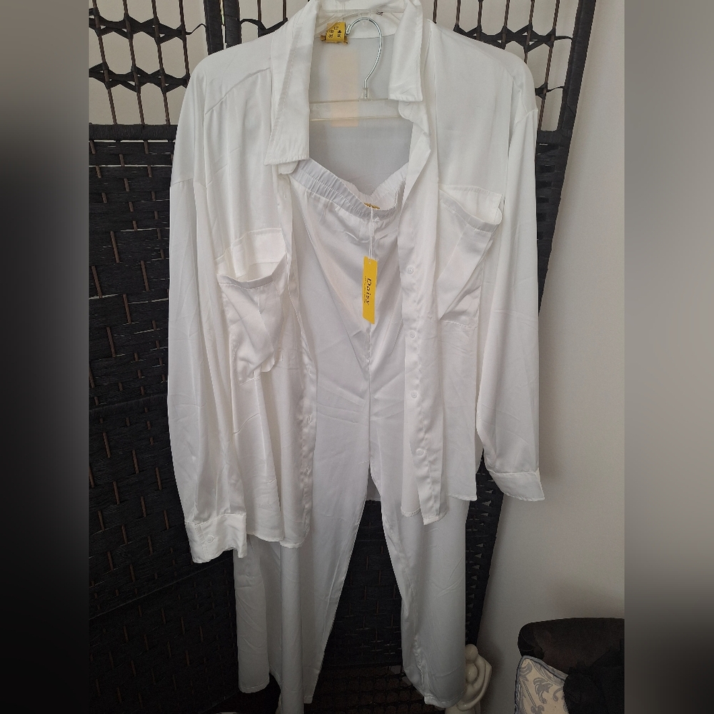 White 2piece Long Sleeve Shirt & Cargo pant set!  🔥  Size 3x -NWT)